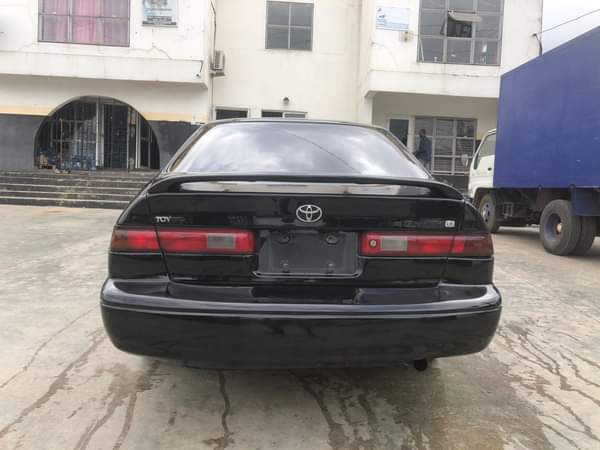 A picture of Toyota Camry Tiny light V4 Engine Good engine good gear