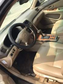 A picture of Lexus es 300 Year 2000