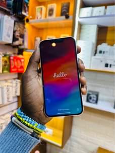 A picture of iPhone 13 Face ID works 256gb