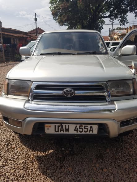 A picture of 2006 Toyota surf