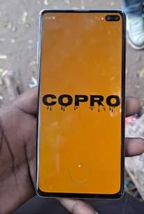 A picture of Samsung s10 plus