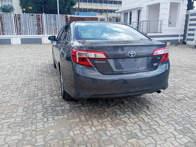 A picture of FOREIGN USED 2013 TOYOTA CAMRY KEYLESS HYBRID