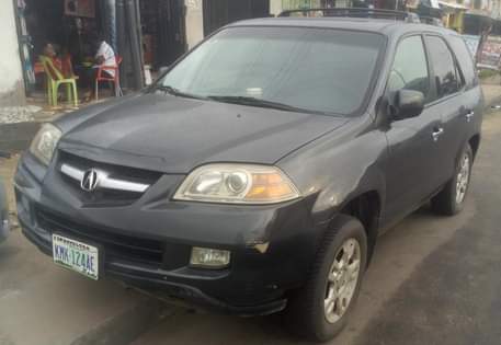 A picture of Acura Mdx 2004 Model Super Alloy Rims Customized stylish leather