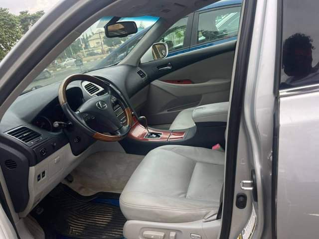 A picture of Lexus es350 foreign used 2008