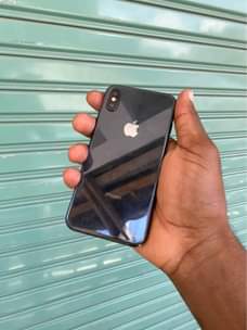 A picture of Iphone x 64 gb