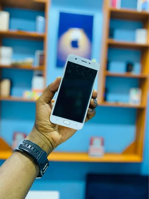 A picture of OPPO A57