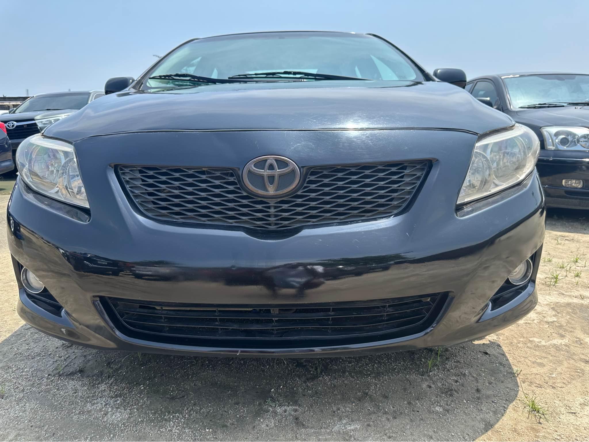 A picture of Toyota corolla LE 2009 10