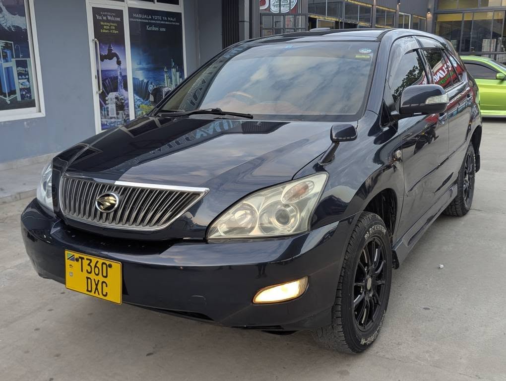A picture of TOYOTA HARRIER FOR SALE 24M 0744763104 