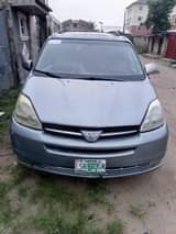 A picture of 2005 TOYOTA Sienna