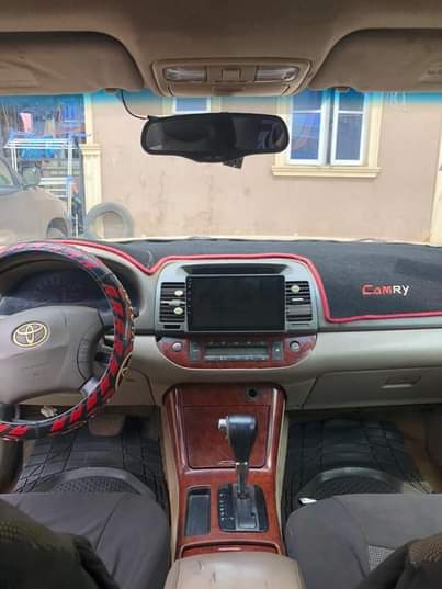 A picture of DEALER MARKET 2005 Toyota Camry Untempered engine gear ac location