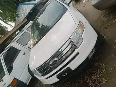 A picture of Ford Edge 2008 Neatly used Everything is intact 2 5m