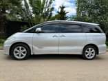 A picture of Toyota Estima Hybrid 2011 7 seater