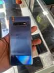 A picture of Samsung s10