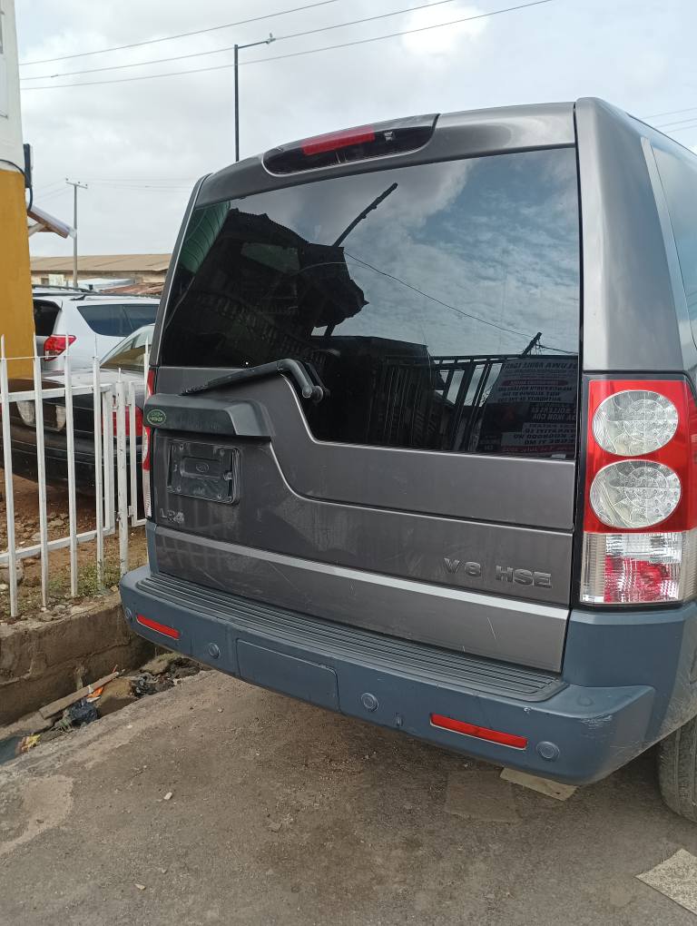 A picture of Land rover LR3