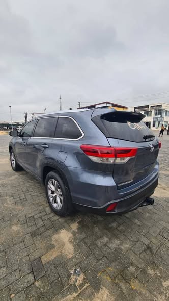 A picture of Distress 2015 toyota highlander