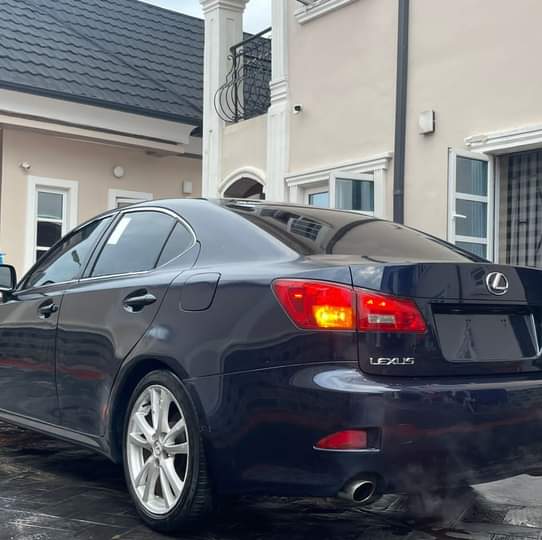 A picture of KinzzyAuto s LTD 08109018982 8 700 000... Refer and earn