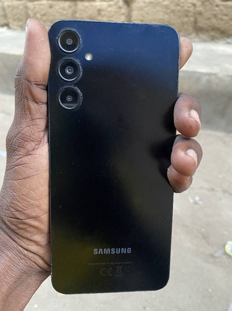 A picture of NAUZA SAMSUNG AO5S AINA KIPENGELE CHOCHOTE RAM 4 GB 4