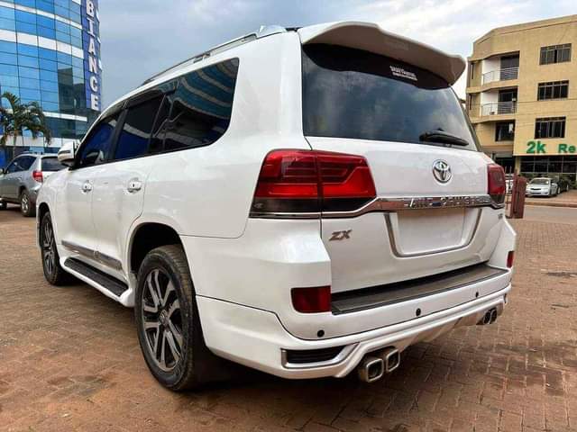A picture of Land Cruiser V8 ZX UAN 85M