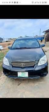 A picture of Toyota matrix 2006 model Painted on first body Engine gear