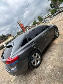 A picture of Toyota venza 2012 model 09037185164