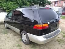 A picture of 2000 model Toyota sienna tokumbo Price 3 8m Location Amuwo