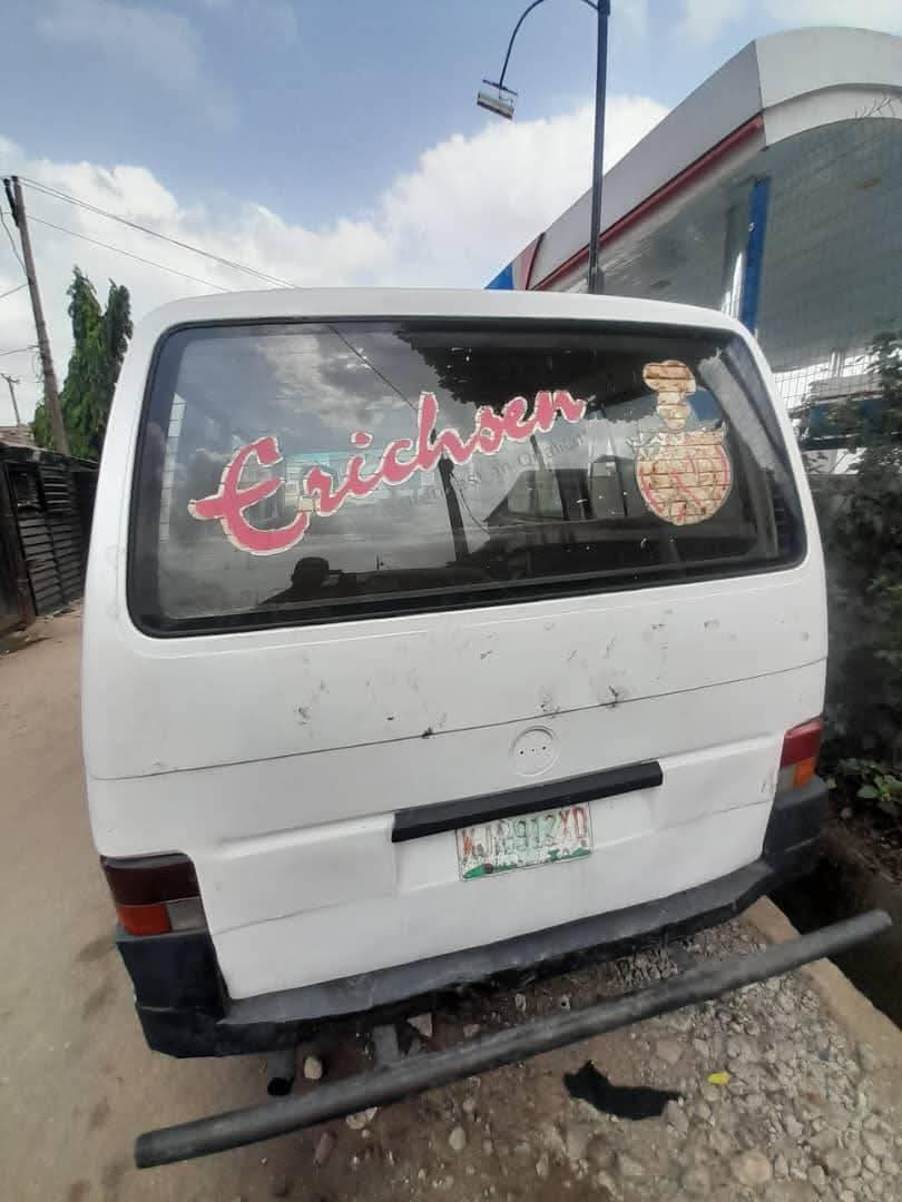 A picture of Volkswagen bus