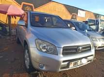 A picture of 27 5m Rav4 button start 2006 model call 0706260442