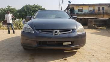 A picture of Very sharp 4 plugs EOD neatly used 2005 Honda Accord