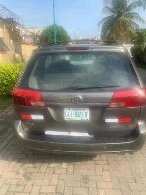 A picture of 2005 Toyota Sienna