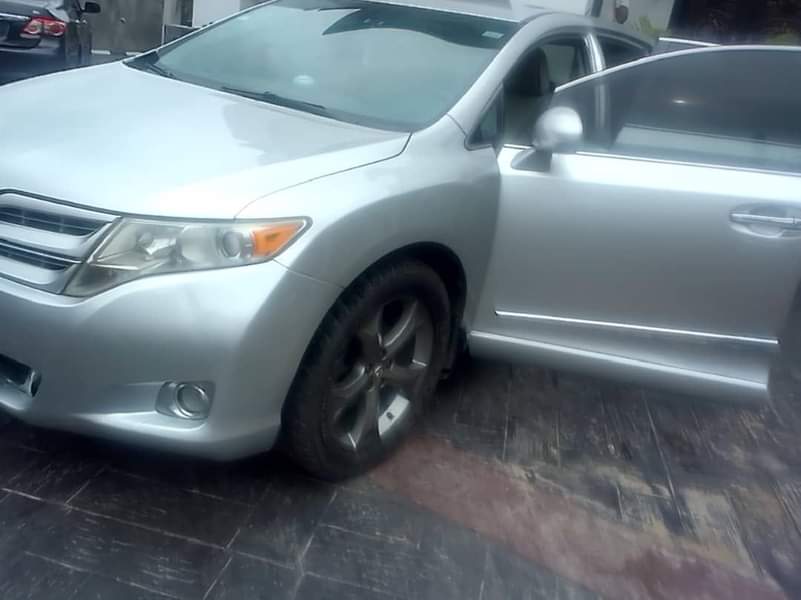 A picture of BELGIUM GRADE 2010 MODEL TOYOTA VENZA CONDITION Nigerian used Keyless