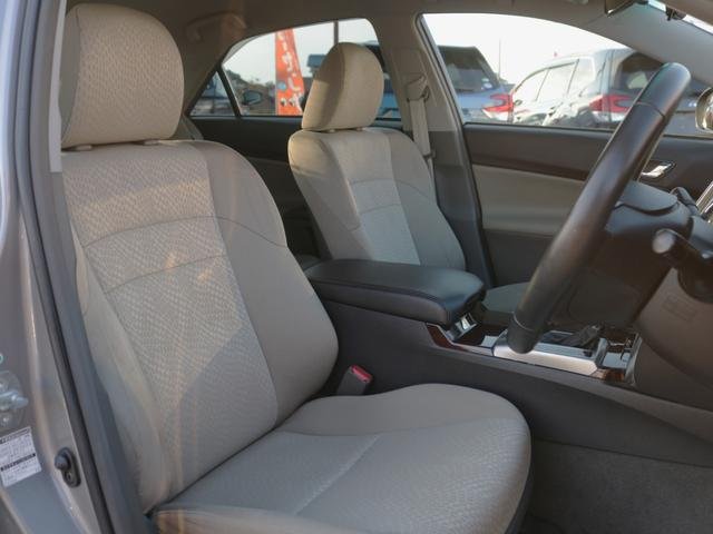 A picture of 2010 Toyota mark x