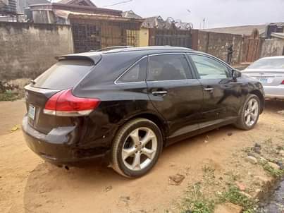 A picture of 2010 Toyota venza first body registered