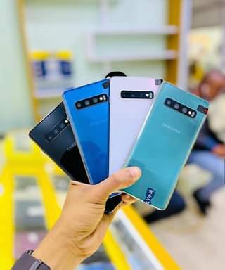 A picture of Samsung s10