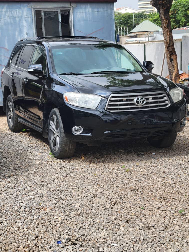 A picture of Destress Destress Destress Destress Toyota 2008 Highlander Untampered Engine and