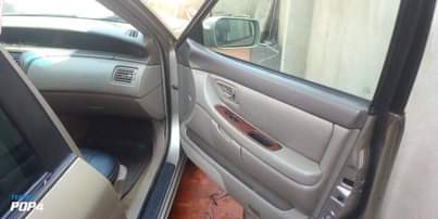 A picture of 2004 Toyota Avalon buy and drive