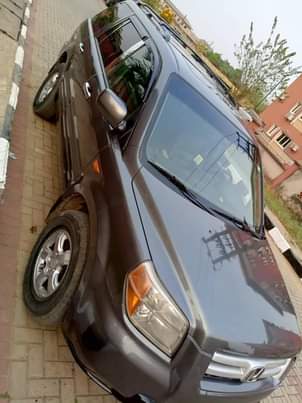 A picture of Honda pilot 2007 buy n travel to anywhere no single