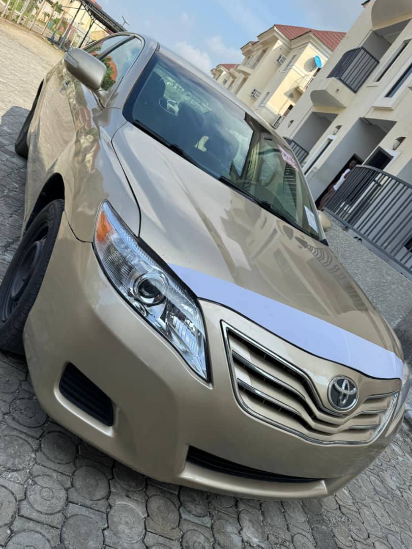 A picture of 2009 Toks standard Toyota Camry