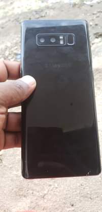 A picture of Samsang note 8