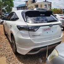 A picture of HARRIER 2015 90M
