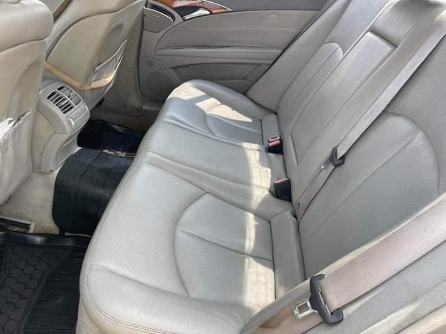 A picture of Mercedes Benz E320 2004