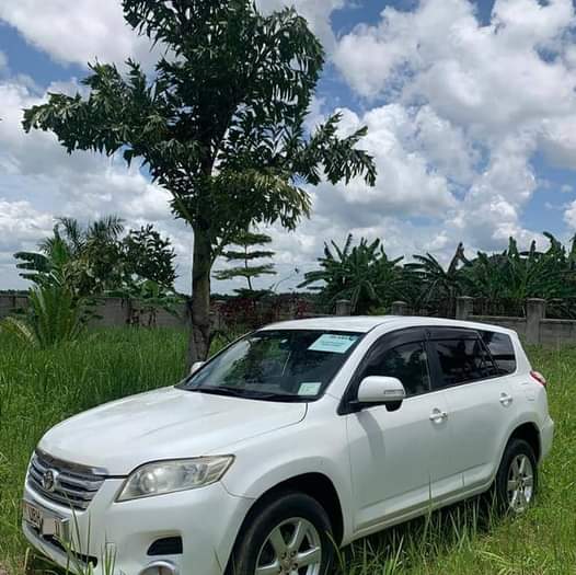 A picture of Toyota Vanguard 7 Seater 0780260939