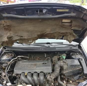 A picture of TOYOTA COROLLA 2003