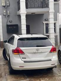 A picture of Toyota Venza 2011