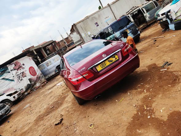 A picture of Mercedes benz single door 30m