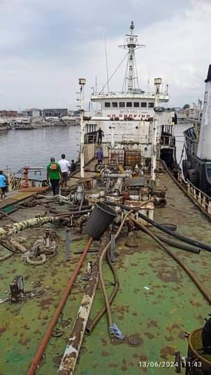 A picture of SCRAP VESSEL FOR SALE TYPE OF VESSEL Oil Tanker GROSS