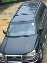 A picture of 3 seater Toyota Highlander buy and drive nothing to fix