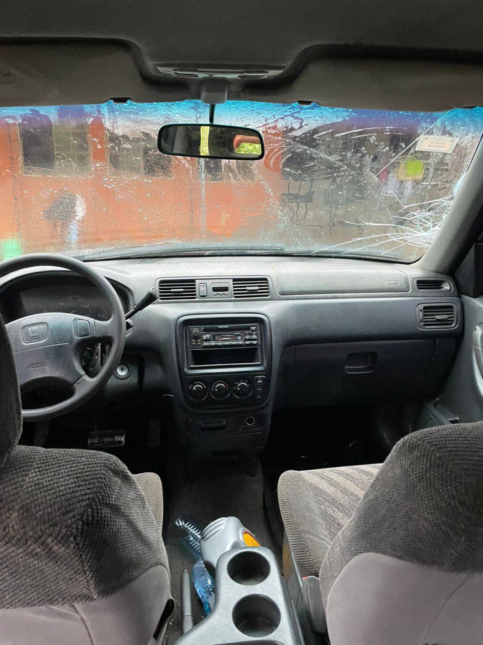 A picture of Good deal sharp clean Naija use honda Crv 2000 .