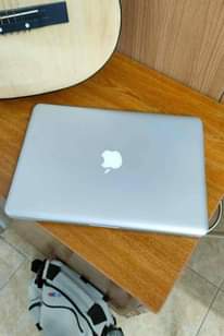 A picture of MACKBOOK NEW