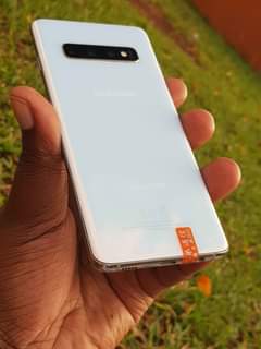 A picture of SAMSUNG GALAXY S10