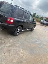 A picture of Clean and sharp 2004 Toyota Highlander buy and traveling clean